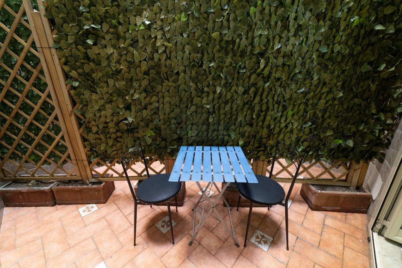 Una Stanza Al Museo Neapel Exterior foto
